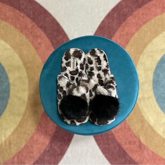 NWOT Malaku Slippers - Picture 2 of 8